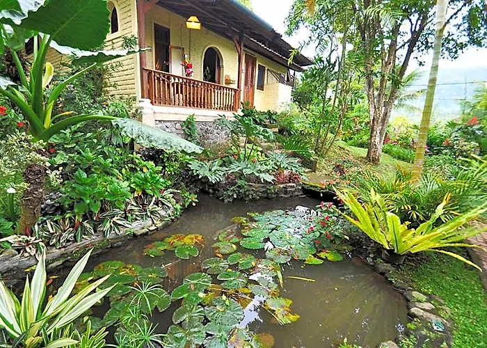 Puri Lumbung Restaurant &