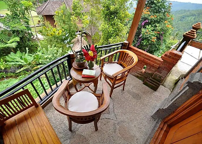 假日公园 Puri Lumbung Restaurant & 2*