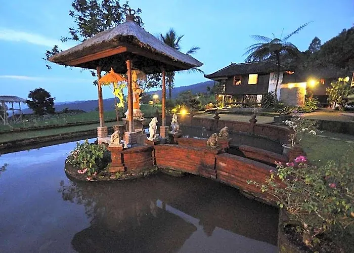 Puri Lumbung Restaurant & Munduk (Bali)